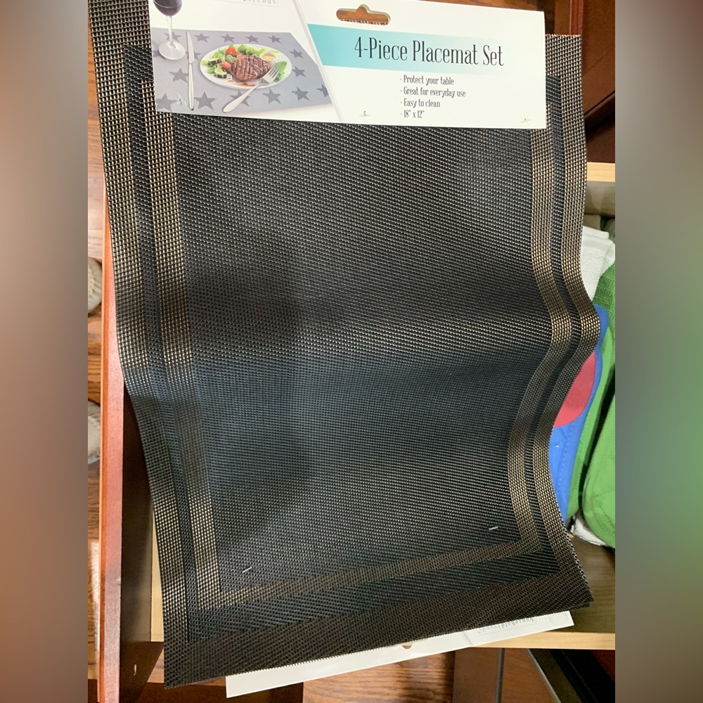 5/$10 set of 4 placemats for indoor/outdoor table